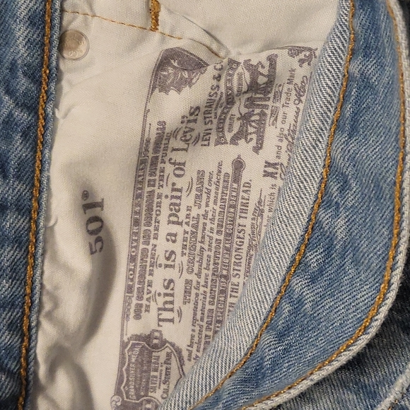 Levi Jean Shorts - Picture 4 of 5